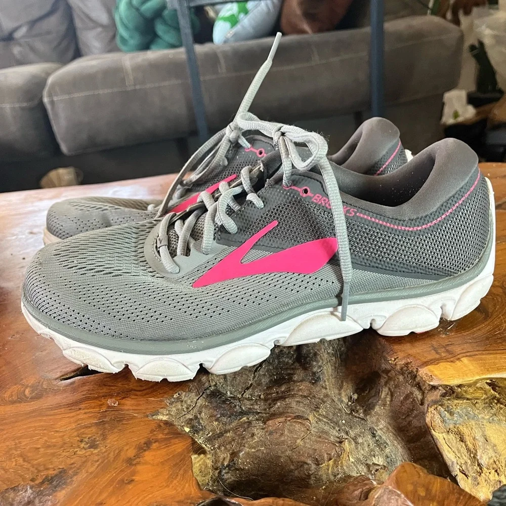 Brooks Anthem Women’s Running Shoes Gray Pink Size 11